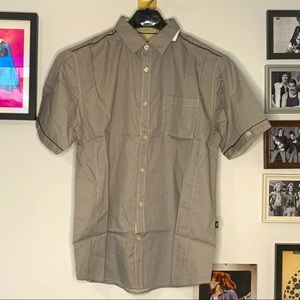 NWOT Vero Clothing XL Short Sleeve Shirt
